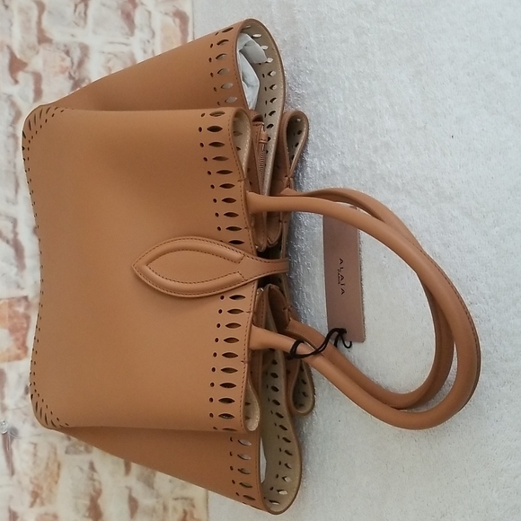 New ALAIA Angele 25 Leather Top Handle Bag - Picture 9 of 13